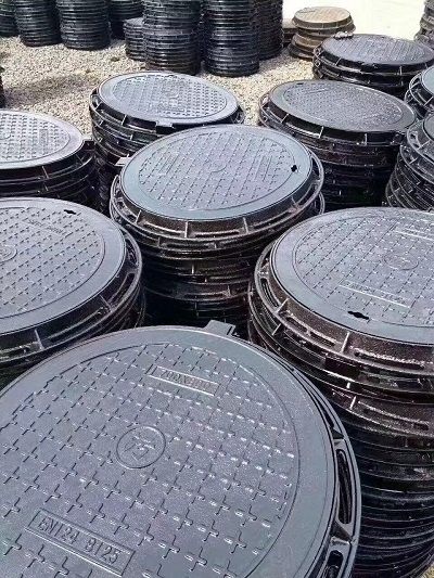 管道井蓋生產(chǎn)：如何選擇合適的材料與工藝，確保安全與耐用性
